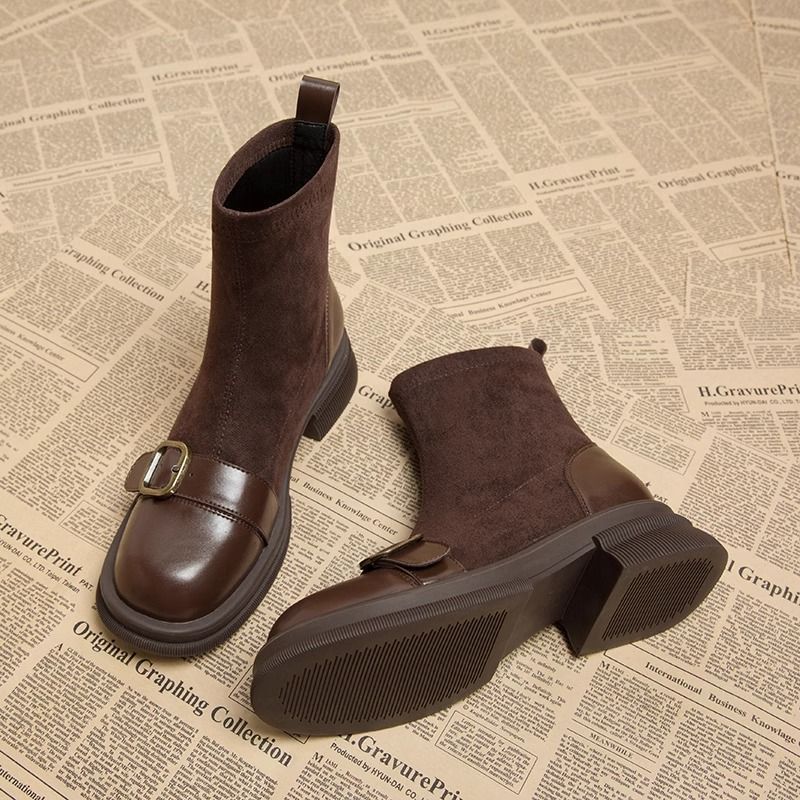 Retro British Style Versatile Slim Boots Brown Sock Boots Retro British Style Versatile Slim Boots Brown Sock Boots Product information: Inner material: PU Color: Black, Brown Heel height: Mid heel (3-5CM) Shaft height: Low shaft Heel shape: Block heel Si