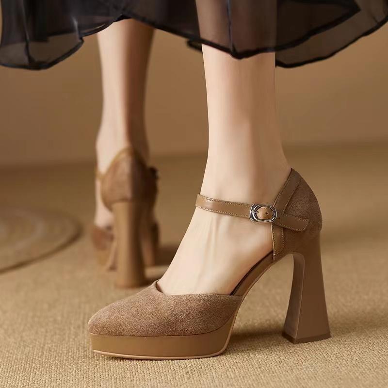 Womens Closed-Toe High-Heel Sandals With Chunky Heels