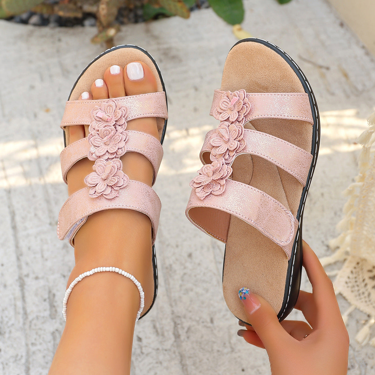 Womens Plus-Size Floral Open-Toe Slide Sandals With A Strap