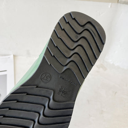 Women's Rain Shoes Sporty Anti-slip Women's Rain Shoes Sporty Anti-slip Product information: Thickness: Thickened Pattern: Solid color Color: Sports rain boots matcha green (no cotton), Sports rain boots mint blue (no cotton), Sports rain boots lovely pin