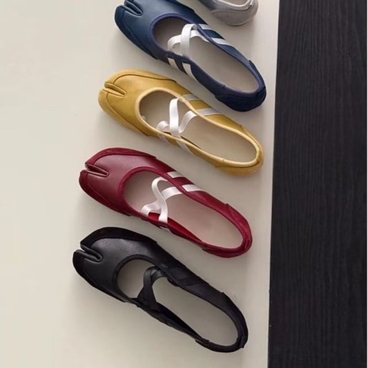 New Womens Flat-toe Clog Shoes With A Casual Cross-Strap Design And A Pig-Hoof Sole