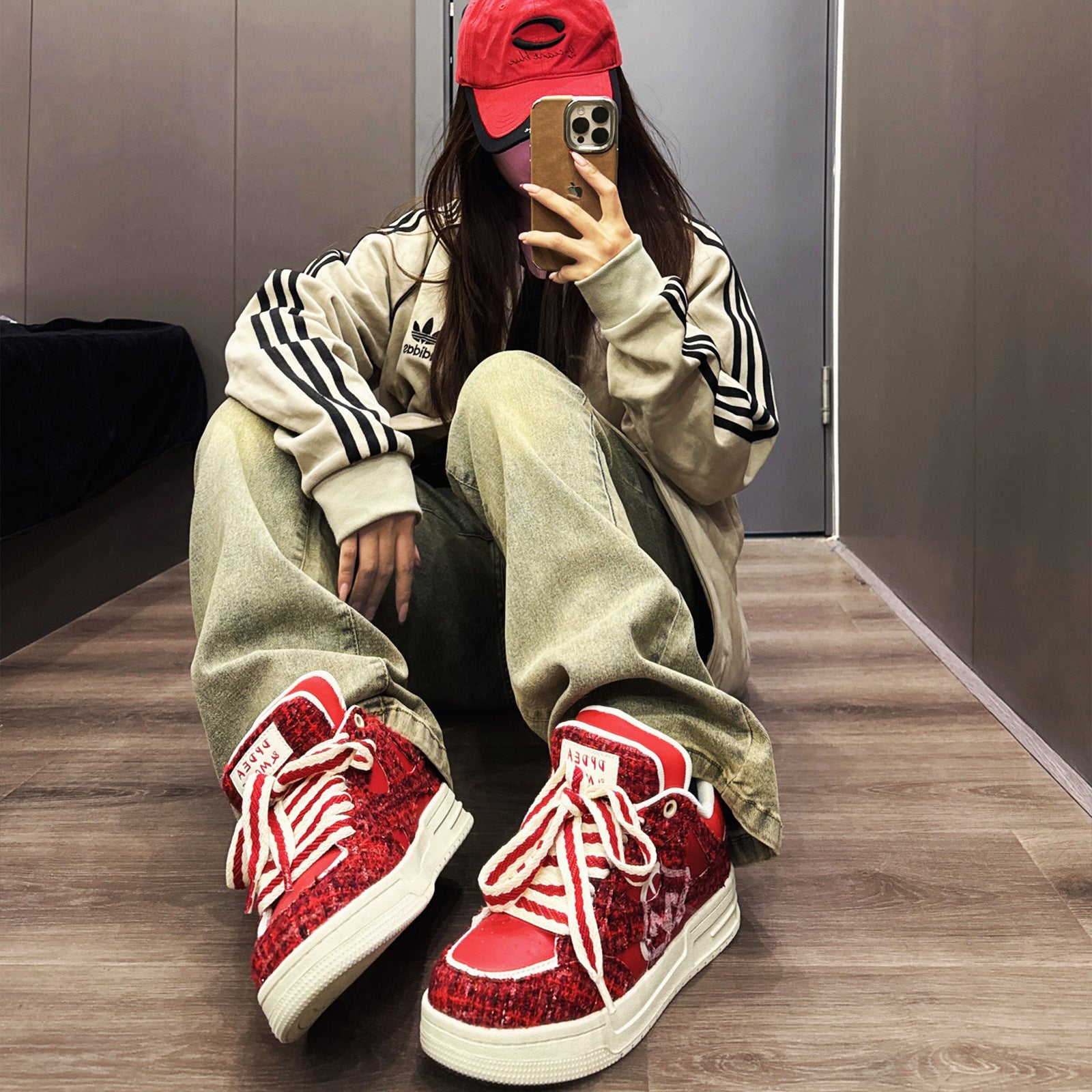 Women's Creative All-match Printed Flat Sneakers Women's Printed Flat Sneakers - Stylish & Versatile Shoes Discover women's printed flat sneakers, perfect for badminton. Available in classic colors with flat heels and comfortable cloth lining. Women's Cre