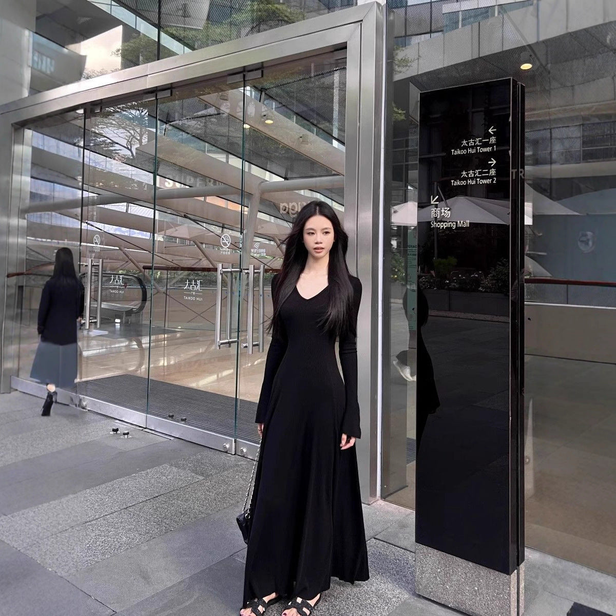 Knitted Women's Autumn And Winter Design Temperament Waist-controlled Dress