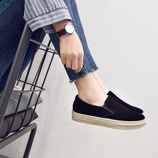 Women's Shoes Lightweight Non-slip Retro Loafers Slip-on Pumps Product information: Lining material: single lining/velvet lining Heel height: low heel (1-3CM) Heel shape: flat heel Sole material: rubber sole Style: lazy shoes Toe holder shape: round head