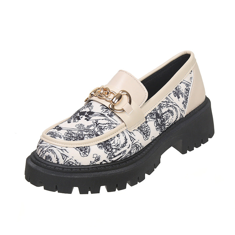 Plus Size National Style Muffin Platform Loafers Female Fashionable Golden Chain Product information: Lining material: cloth Color: Black, Milky White Upper height: low top Heel height: mid heel (3-5CM) Size: 35, 36, 37, 38, 39, 40, 41, 42 Sole craft: vis