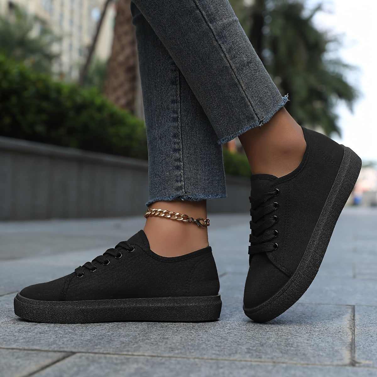 Canvas Shoes Soft Bottom Couple Plus Size Men And Women Product information: Pattern: solid color Lining material: cloth Color: white, black, black and white Upper height: low top (0-3cm) Shoe Upper material: canvas Wearing method: front lace-up Size: 35,